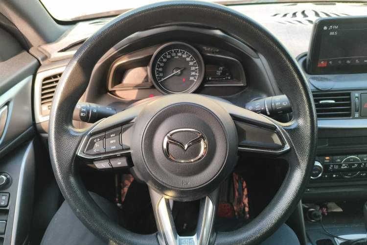 Used Mazda CX-4 2018 2.0L Automatic Two-Wheel Drive Blue Sky Exploration Version China V Standard Steering Wheel