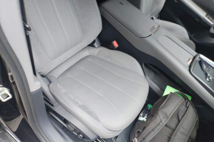 Used Lynk & Co 07 2024 EM-P 126 Long-Range Halo Right Front Seat