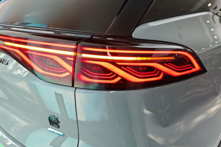 Used BYD Tang New Energy 2025 Intelligent Driving Version DM-i 115KM Flagship Edition Exterior 3