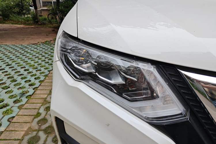 Used Nissan X-Trail 2021 2.0L CVT 2WD XL Premium SmartConnect Deluxe Edition Right Front Headlight