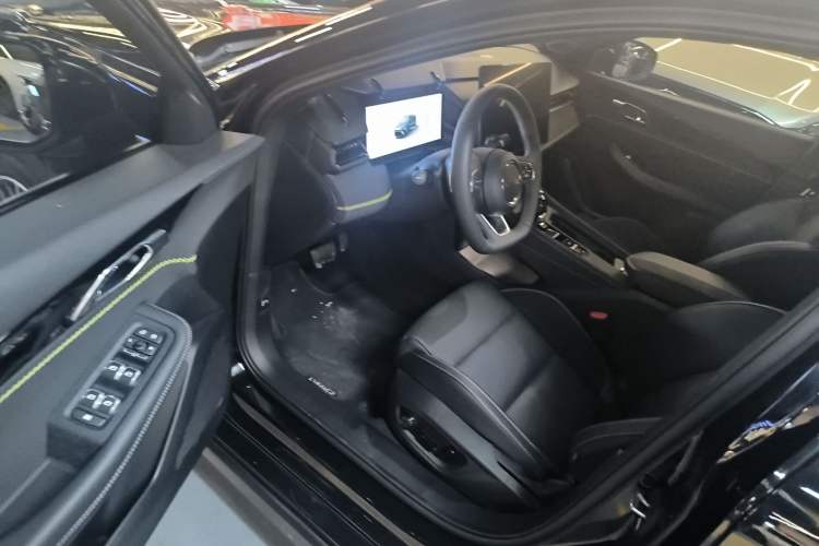 Used Lynk & Co 03 2025 2.0TD DCT Champion Edition Pro Driver Seat