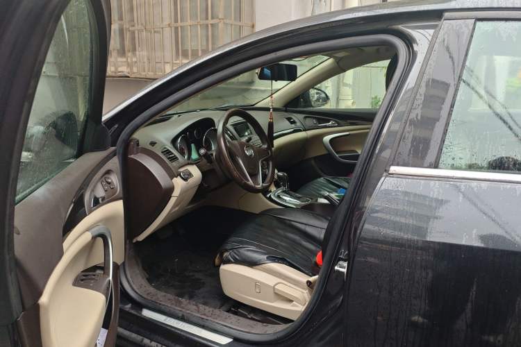 Used Buick Regal 2015 2.0L Leading Fashion Edition Interior 3