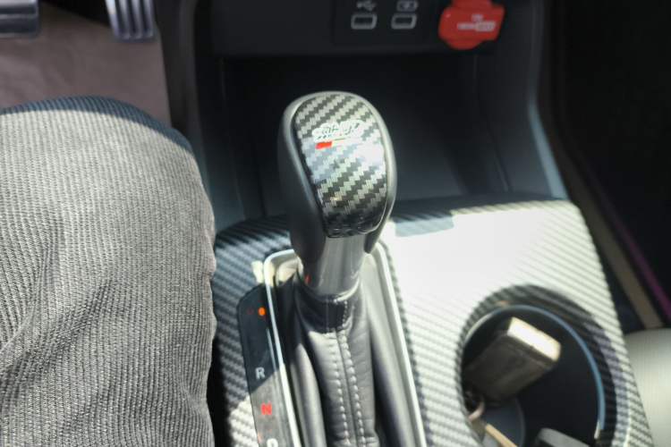 Used Honda Civic 2022 240TURBO CVT Dynamic Edition Gear Lever