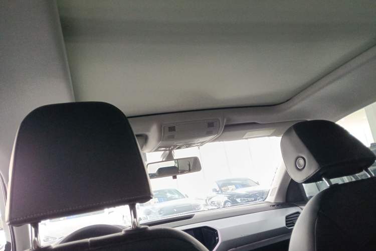 Used Volkswagen Tacqua 2023 200TSI DSG Joy-Connect Edition
