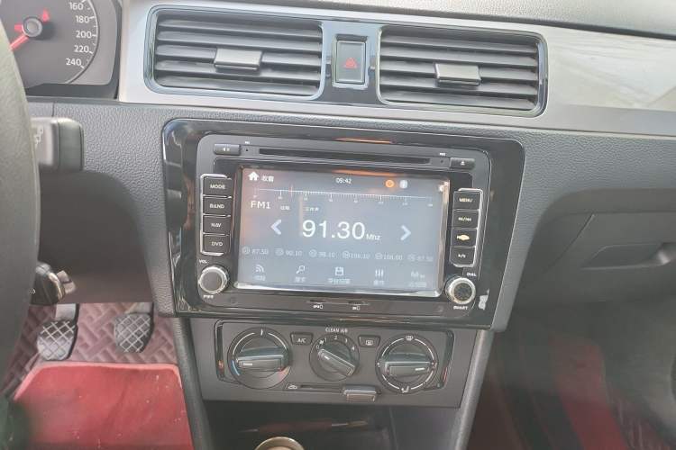 Used Volkswagen Santana 2015 HaoNa 1.6L Manual Fashion Edition
