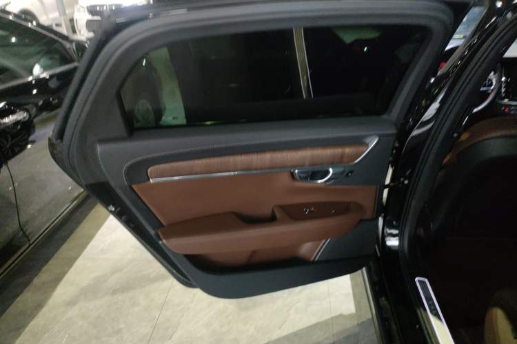 Used Volvo S90 2024 B5 Zhiyuan Luxury Edition
