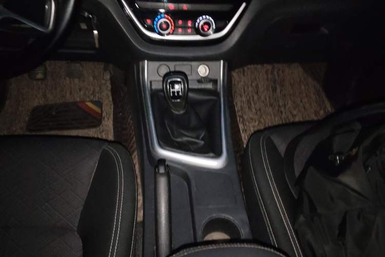 Used Isuzu JLM 2022 2.8T Classic Diesel 4x4 Comfort Version Standard Wheelbase JE493ZLQ6E
