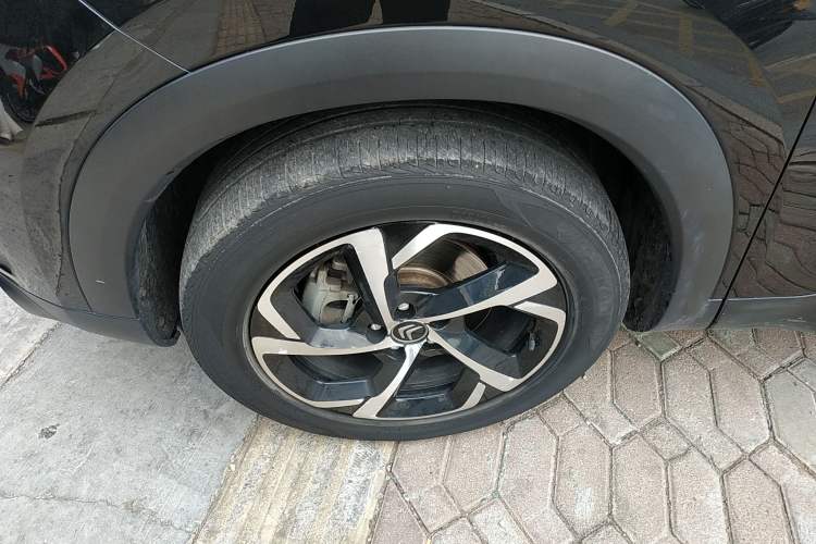 Used Citroen C5 AIRCROSS 2017 350THP Fashion Edition Left Front Wheel Hub