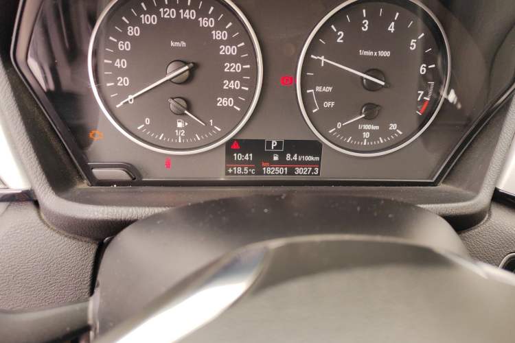 Used BMW X1 2016 sDrive18Li Fashion Model Odometer Close Up