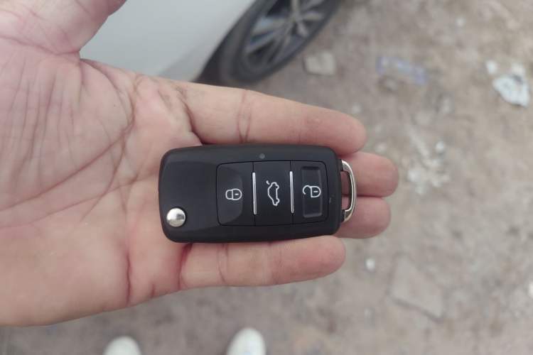 Used CHANGAN Eado 2016 Blue Motion 1.6L Manual Navigation Model
