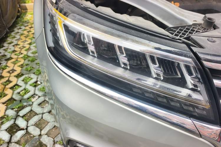 Used Roewe RX5 New Energy 2017 eRX5 50T Hybrid Connected Prestige Flagship Edition
