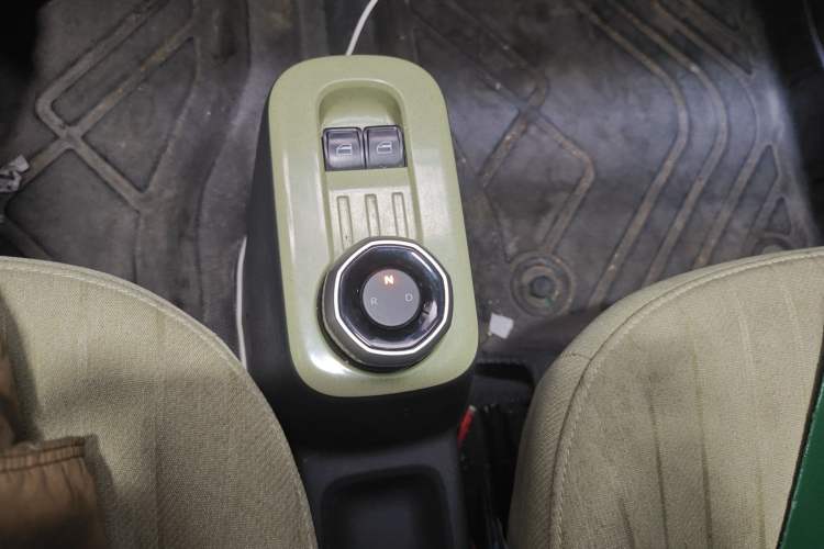 Used Geely Galaxy Panda 2023 Panda Mini 120km Asian Games Edition Gear Lever