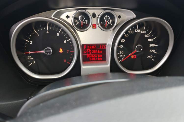 Used Ford Focus 2013 Hatchback Classic 1.8L Automatic Base Model Odometer Close Up