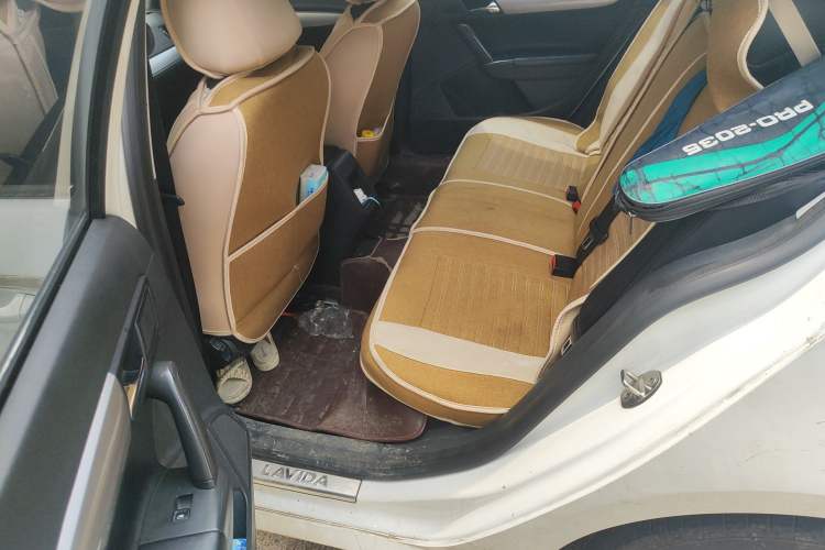 Used Volkswagen Lavida 2013 Revised Classic 1.6L Automatic Fashion Edition