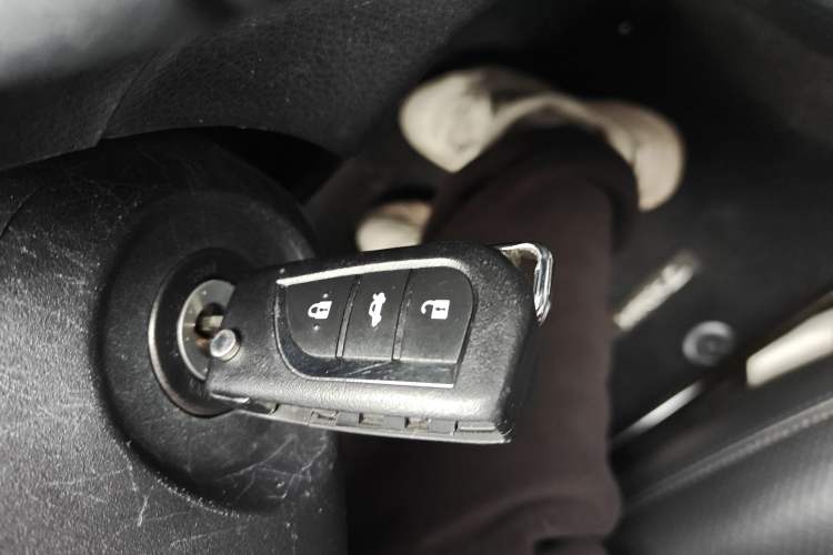 Used Toyota YARiS L Zhi Xuan 2020 1.5L CVT Leading Edition Vehicle Key