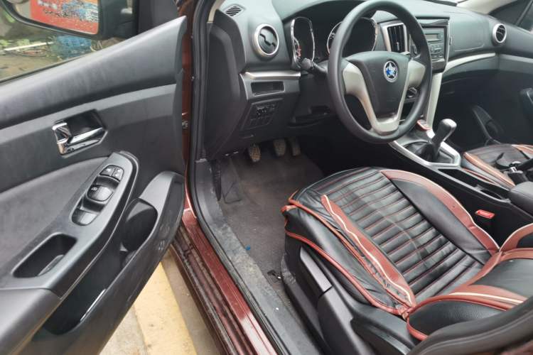 Used Venucia T70 2015 1.6L Manual Ruixing Edition