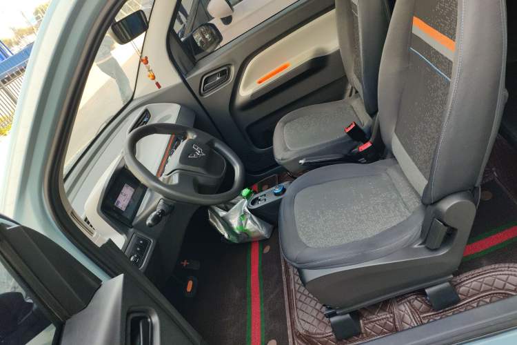 Used Wuling Hongguang MINIEV 2022 Easy Version Lithium Iron Phosphate Left Front Seat