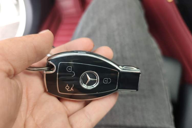 Used Mercedes-Benz C-Class 2017 C 200 L Sport Edition Vehicle Key