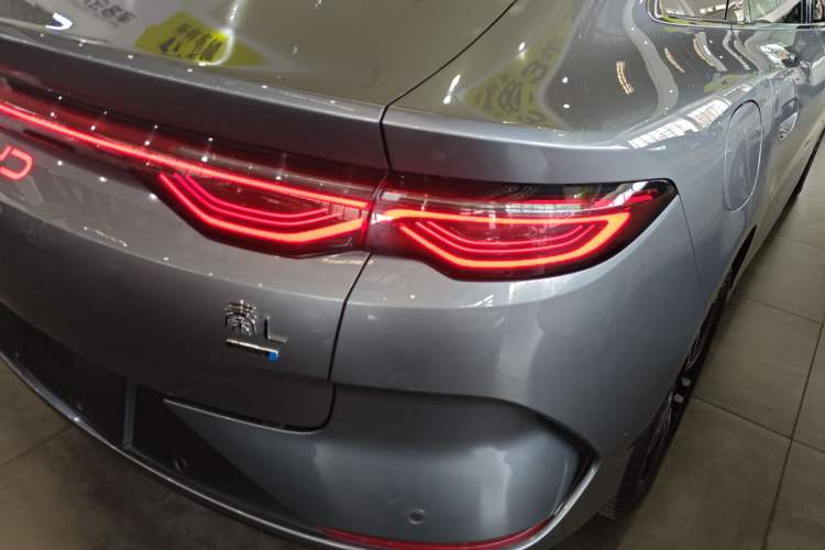 Used BYD Qin L 2025 EV 545KM Excellence Edition Right Rear Taillight