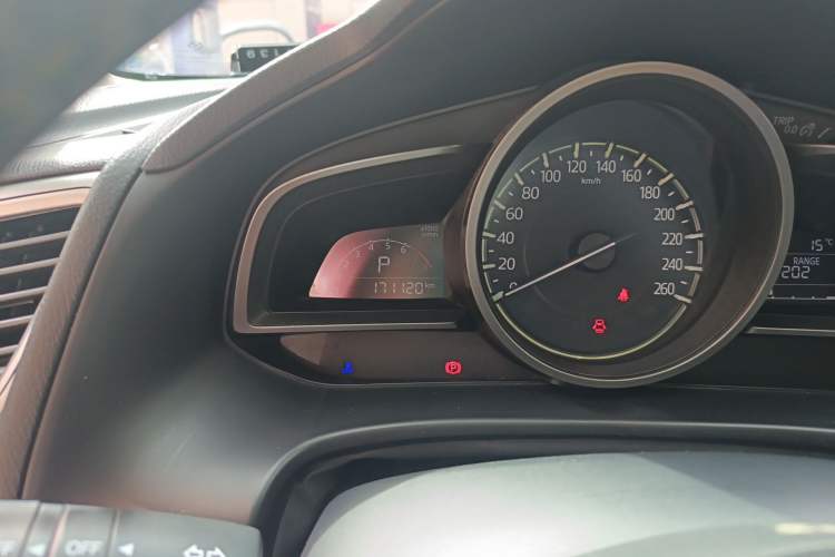 Used Mazda 3 Axela 2017 Sedan 1.5L Automatic Luxury Model Emission Standard China V