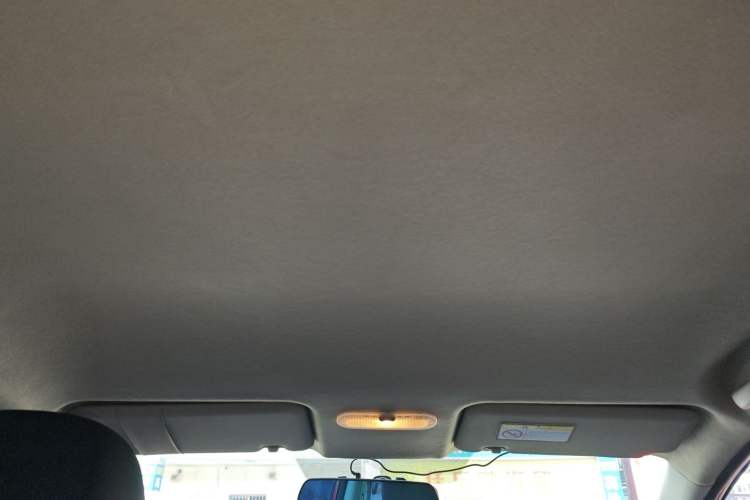 Used Venucia R50 2016 1.6L Automatic Elite Edition
