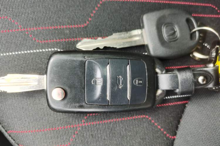 Used CHANGAN Benni 2015 1.4L IMT Sunroof Version China IV Standard
