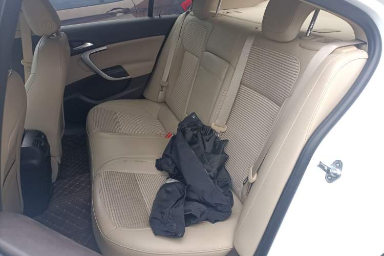 Used Buick Regal 2015 2.0L Leading Fashion Edition