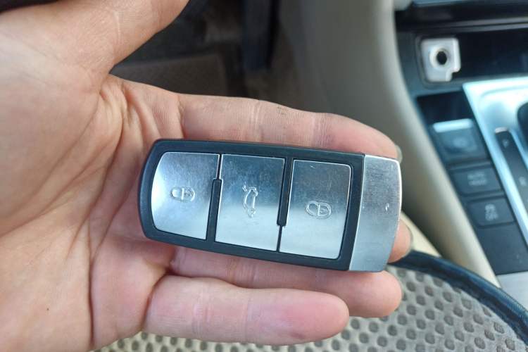 Used Volkswagen Magotan 2012 1.8TSI Luxury Model Vehicle Key