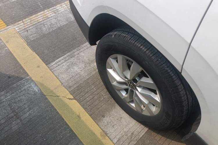 Used Volkswagen Tharu 2022 280TSI Two-Wheel Drive Trend Edition Right Rear Wheel Hub