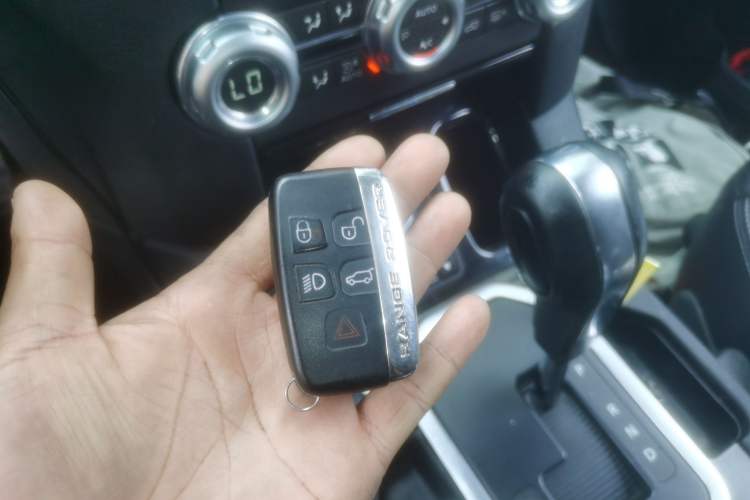 Used Land Rover Discovery 2012 3.0 SDV6 HSE Diesel Version
