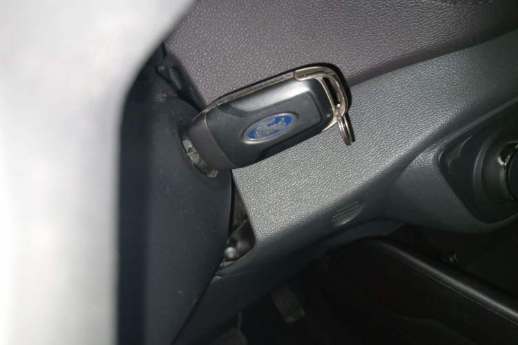 Used Ford Escort 2015 1.5L Automatic Fashion Model
