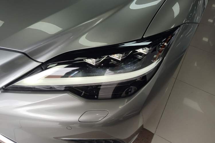 Used Lexus LS 2020 500h Excellence Edition China VI standard
