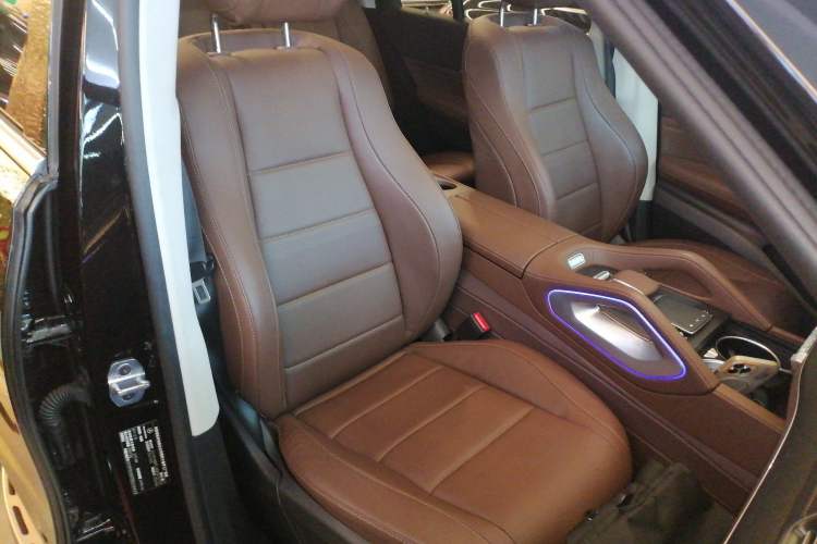 Used Mercedes-Benz GLE 2024 GLE 450 4MATIC Luxury Model Right Front Seat