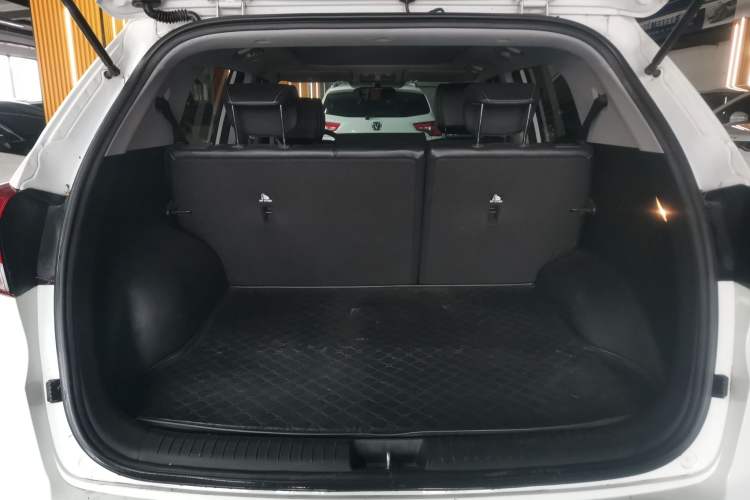 Used Hyundai ix25 2017 1.6L Automatic Smart Version Trunk