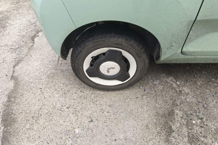 Used Wuling Hongguang MINIEV 2021 Macaron Sandwich Model 120 km Lithium NMC