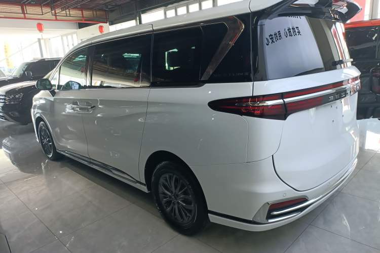 Used Bestune M9 2023 2.0T Prestige Edition