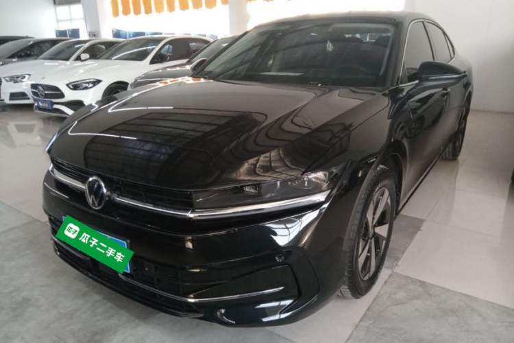 Used Volkswagen Magotan 2024 300TSI DSG Prestige Edition—A Real Eye-Catcher
