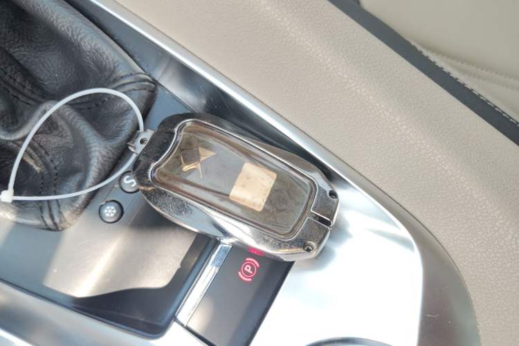 Used DS 6 2016 1.6T Luxury Edition THP160