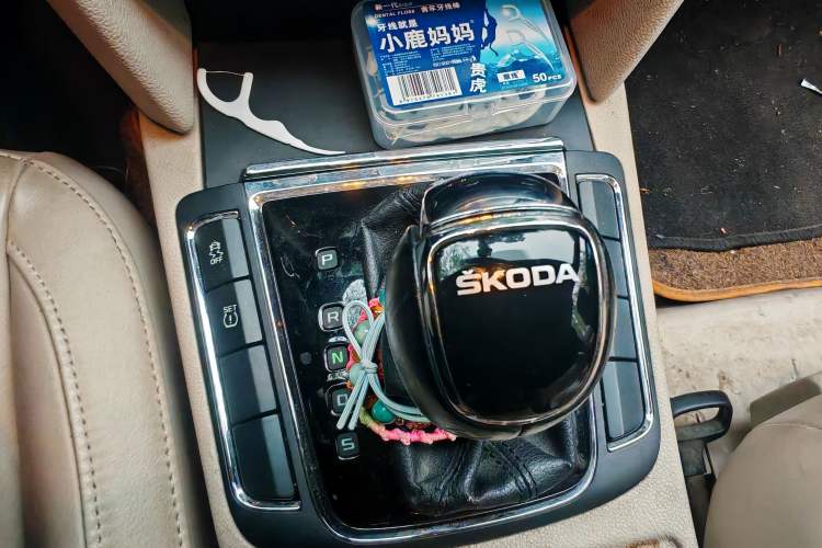 Used Skoda Superb 2013 1.8TSI Automatic MingShi Edition Gear Lever