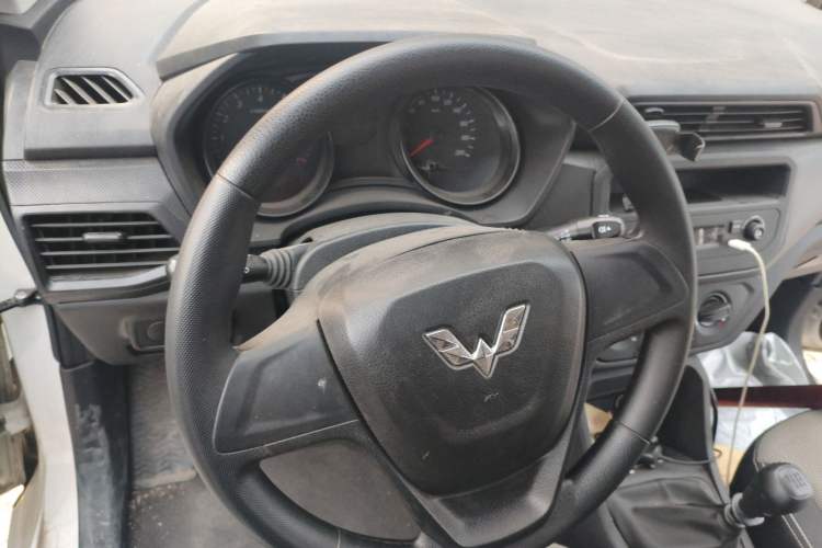 Used Wuling Hongguang 2019 1.5L S Basic Version China VI Standard LAR