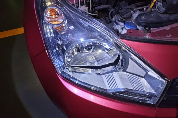 Used Suzuki Alto 2013 1.0L Automatic Luxury Model Right Front Headlight