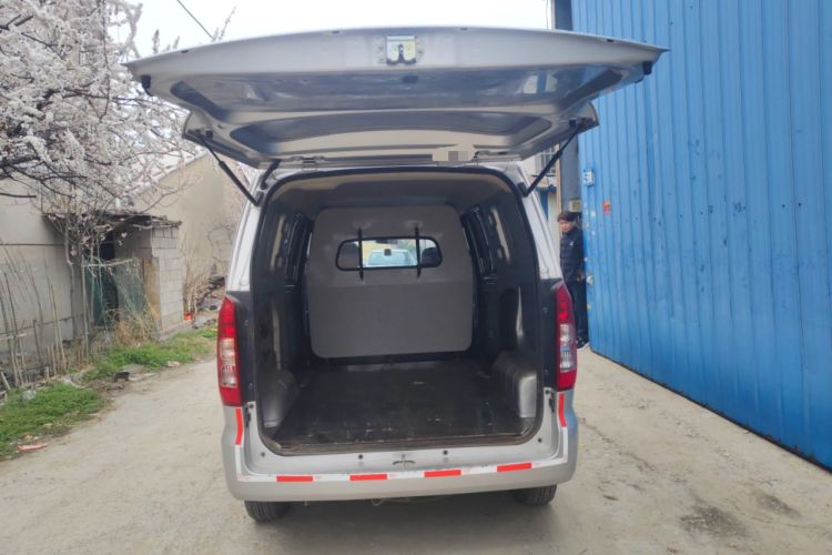 Used Wuling Hongguang V 2022 1.5L Jingqu Edition Enclosed-Window Vehicle with Electric Power Steering LAR