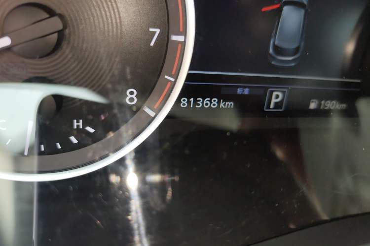 Used Infiniti QX50 2018 2.0T Two-Wheel Drive Fashion Edition Odometer Close Up