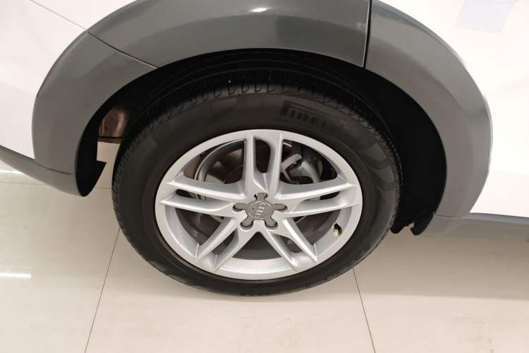 Used Audi Q5 2017 Plus 40 TFSI Technology Model