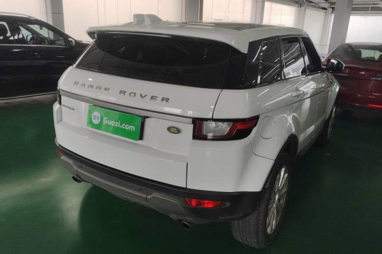 Used Land Rover Range Evoque 2018 240 PS SE Smart Brilliance Edition Rear Right 45 Deg