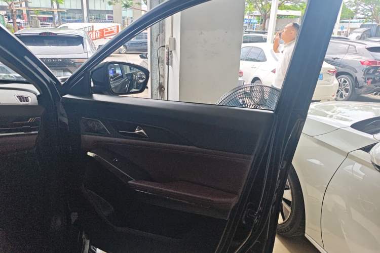 Used SOL X8 PLUS 2023 1.5 TGDI DCT Smart Home Edition 7-Seater