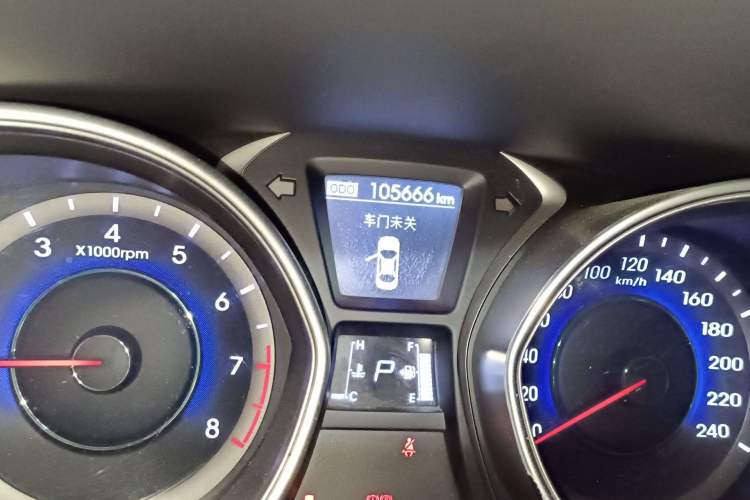 Used Hyundai Elantra (5th Generation / Langdong) 2013 1.6L Automatic Luxury Model Odometer Close Up