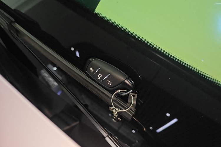 Used Roewe M7 DMH 2025 Model 160km Enjoyment Version
