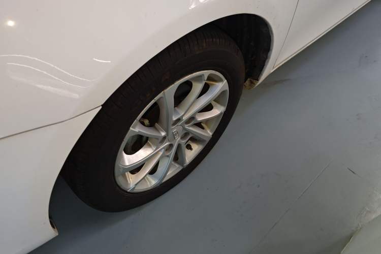 Used Geely Auto Emgrand 2021 UP 1.5L CVT Luxury Model Left Front Wheel Hub