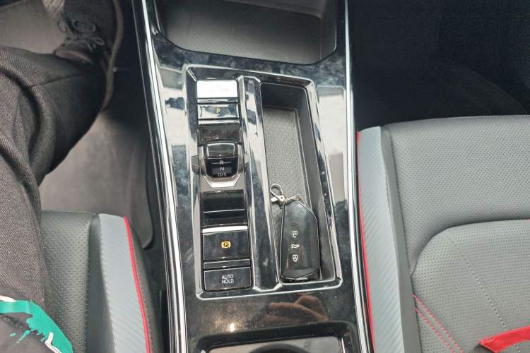 Used Volkswagen Lamando 2024 Lavida L 280TSI DSG Cool & Spicy Edition Gear Lever